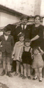 Lucera - Carapelle Carmine e Maria Cammisa con i figli Antonio, Rosetta, Rosaria, Nicola nel 1939