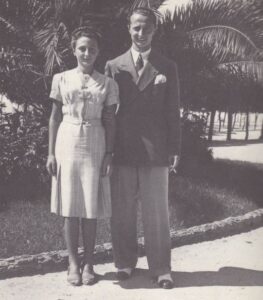Lucera - De Peppo Marinella e Federico (Fratello) in villa comunale nel 1938
