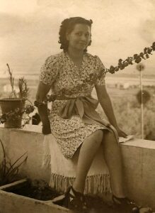 Lucera - Falcione Lucia (1910-1993), figlia di Nicola Falcione e Giovina di Pierro (anni 30)