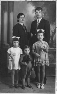 Lucera - Mastrodomenico - La mia famiglia senza di me e mia sorella piccola non ancora nati nel 1939 - Foto di Alessandro Mastrodomenico