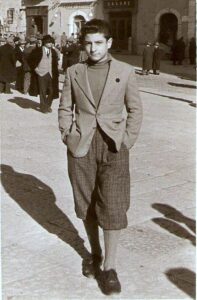 Lucera - Tolve Raffaele in Piazza Duomo nel 1952