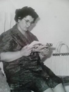 Lucera - La mia mamma quando faceva la bidella al Tommasone - Foto di Michelina Polito