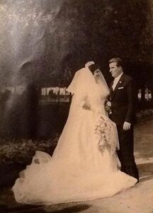 Lucera - La mia mamma e il mio papà in Villa comunale il 26-10-1962 - Foto di Maria Fortunato