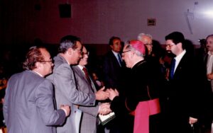 Lucera - Catalano (da sx ), Cannizzo, Dragano, con il Vescovo Mons. Raffaele Castielli, P. A. Cuomo e Lello Preziuso nel 1987