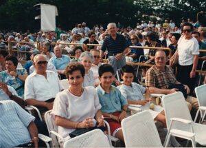 Lucera - Di Gioia Maria Rosaria con i figli Alfredo, Maurizio e Gelormini Antonio, il 9-7- 1988