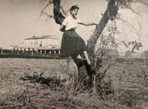 Lucera - Fusco Maria, la mia mamma, Podere San Giusto, anni 50 - Foto di Alessandra Rongioletti