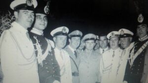 Lucera - Lepore Alberto (3° da sinistra), Finizio C.te Vigili e Vigile Ciabburri, anni 60 - Foto di Michela Lepore