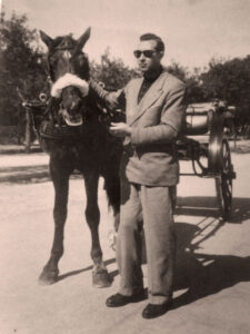 Lucera - Velle Francesco Paolo, mio padre col suo calesse - Foto di Gennaro Velle