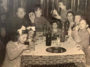 Lucera - Cenicola Anna e famiglia nel 1948