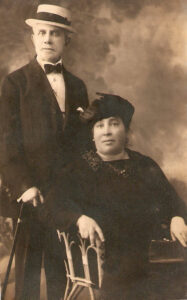 Lucera - Carapelle Albina e coniuge nel 1920 - Foto fornita da Nicola Carapelle