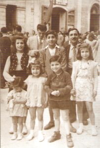 Lucera - Carapelle Carmine con i figli Antonio, Rosetta, Rosaria, Anna, Adele e Nicola nel 1946