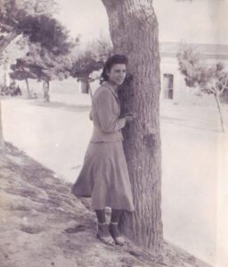 Lucera - Di Munno Vittoria, mia zia, in Via Cassitto (anni 40) - Foto di Simona Carapelle