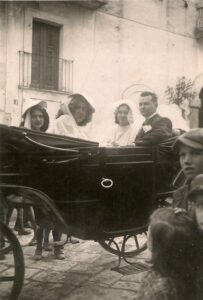 Lucera - Di Pierro Italo e Cansella Liliana in Piazza San Giovanni Battista il 27-01-1941