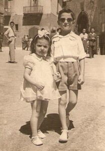 Lucera - Tolve Raffaele e Filomena in Piazza Duomo nel 1946