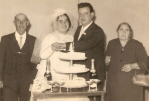 Lucera - Olivieri Emilio e Adele Di Giovine invitati al matrimonio, anni 70