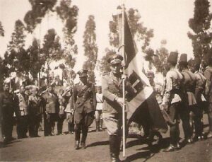Lucera - D'Orta Raffaele, Serg. Magg., s'intravede alle spalle del portabandiera dei Carabinieri - Etiopia1936 - Foto di Antonio Iliceto