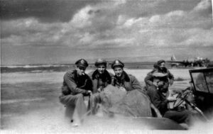 Lucera - 301BG - Light crew In the background a B17and the mountains of the Gargano are visible - Foto del Lt. Emmett W.Boyd