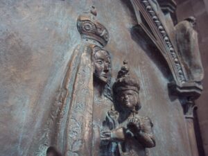 Lucera - Basilica Cattedrale - Particolare del candelabro in bronzo del Cero Pasquale