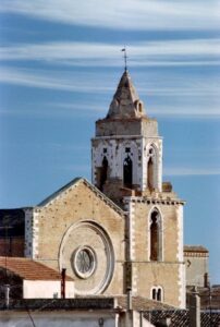 Lucera - Basilica Cattedrale anni 70 - Il campanile e la facciata non ancora restaurati - Foto eseguita da Roberto Toriello