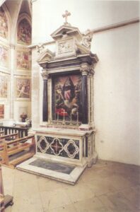 Lucera - Basilica Cattedrale anni 80 - Dal libro di Gaetano Schiraldi - Il Duomo di Lucera - 700 anni di storia - Altare dell'Assunta