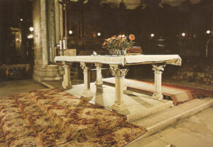 Lucera - Basilica Cattedrale anni 90 - Altare Maggiore - Mensa federiciana