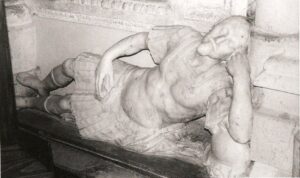 Lucera - Basilica Cattedrale anni 90 - Statua funebre del Marchese D'Apice Fabrizio Gallucci (Sec. XVII)