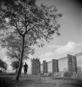 Lucera - Castello svevo - Foto di George Frederick Kaye nel-1943