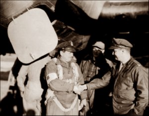 Lucera - Col. Hernest Holmes Group C.O congratulates Maj. Bruce Cantor lead Pilot after Berlin mission 24-03-1945