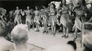 Lucera - Italian Show 17-07- 1944 - Foto di Albert Change