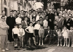 Lucera - Chiesa S. Domenico 1954 - A sinistra al centro: Baldassarre Leopoldo - Foto di Antonella Baldassarre