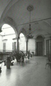 Lucera - Palazzo Cavalli anni 80 - Loggiato - Piazza Duomo