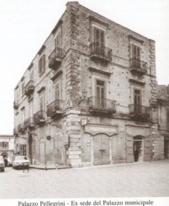 Lucera - Palazzo Pellegrini anni 80 - (Antica Casa Comunale) - Via Carlo II d'Angiò (a fianco della Cattedrale)