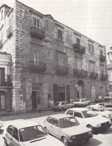Lucera - Palazzo Pellegrini anni 80 - (Antica Casa Comunale) - Via Carlo II d'Angiò (a fianco della Cattedrale)