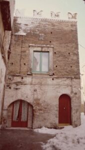 Lucera - Casa merlata 1977-80 - Via Valletta - Foto eseguita da Roberto Toriello