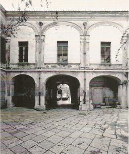 Lucera- Palazzo de Nicastri - Interno della corte