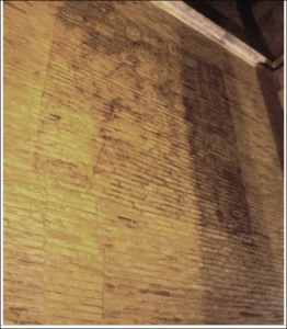 Lucera - Affresco sulla parete esterna della cattedrale