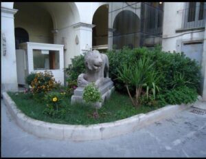 Lucera - Palazzo Mozzagrugno - Leone in pietra
