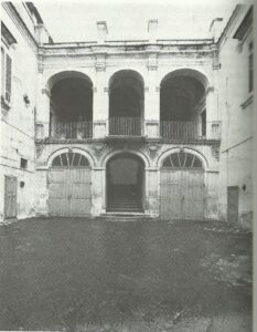 Lucera - Palazzo Uva - Corte