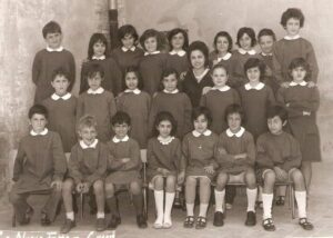 Lucera - Scuole elementari ed Asilo San Leonardo 1972 - Classe V elementare - La maestra è Ventrella Giovanna, la quinta da sinistra nella seconda fila è Granieri Carmela