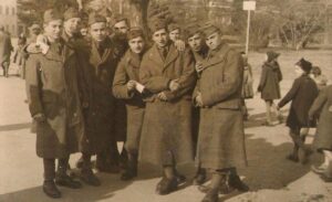 Lucera - Castellaneta Giacomo ( il 4° da sx) - Seconda guerra mondiale nel 1942 - Foto di Antonio Del Grosso