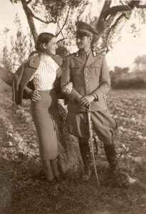 Lucera - Cracas Carlo, S. Ten., con Rosaria Di Gioia nel 1935