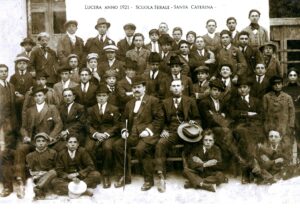 Lucera - Maestro Cinquia - Luigi Mangione (2° a sinistra senza cappello) 1920 - Foto di Antonio Mangione