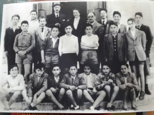 Lucera - Scuola media A. Marrone classe 3A 1947-48 - Prof. Iacovelli, Di Giovine Ragona, - Pres. Russo - Lupo - Alunni: Santacroce, Tonino Di Gioia, Dell'Aquila, Goffredo, Tatarella, ?, ?, Palmieri, Pompa, Bredice. Seduti: Santacroce, Marucci, Giacomo Di Gioia, Franco La Cava, Carrassi, Parracino, De Troia