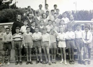 Lucera - Padre Angelo, Preside Morelli, Franco Mura (il IV in basso da sx), Luigi Padalino (dopo il preside Morelli), Prof. Rucci, Emanuele Napolitano (il 2° in basso da dx) - Anni 50